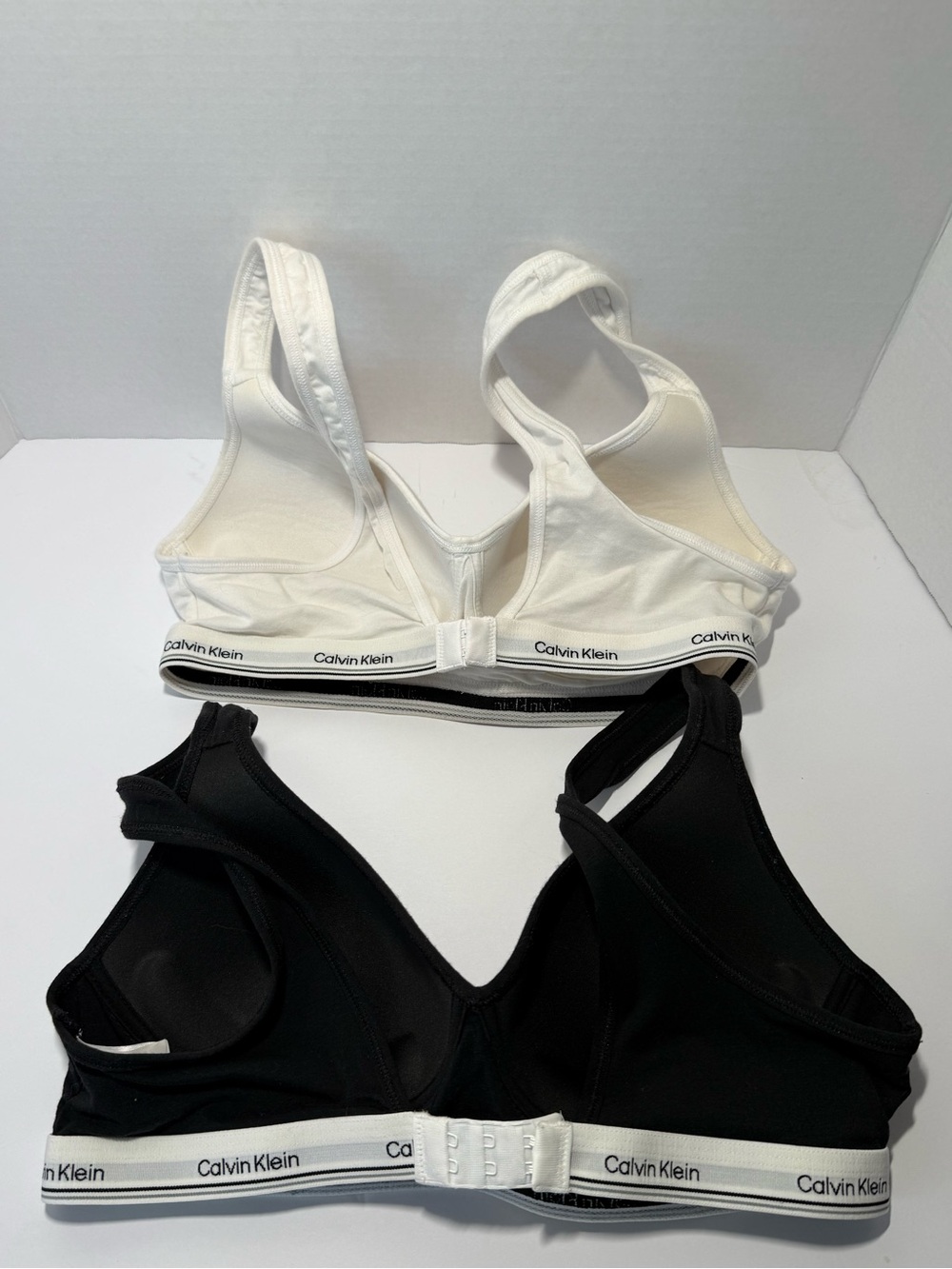 Calvin Klein Wireless Bralette Bundle 2-Pack Size Medium Black & White